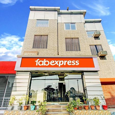 Отель Fabexpress Grand Almada Bijnaur Экстерьер фото